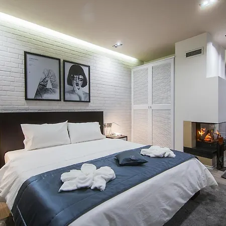 Regal 4*