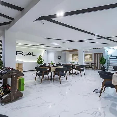 فندق Regal 4*