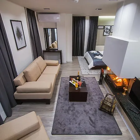 Regal 4*